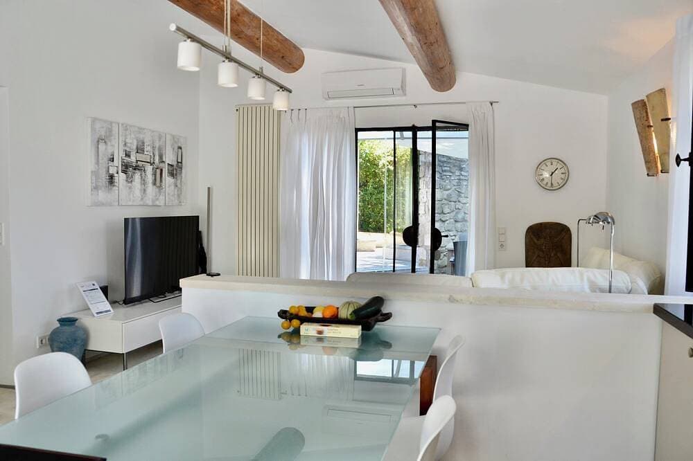 Foto 9 von 30: Haus Oliviers 5 *****beheiztes Schwimmbad Kingsize-Bett Klimaanlage Luxus