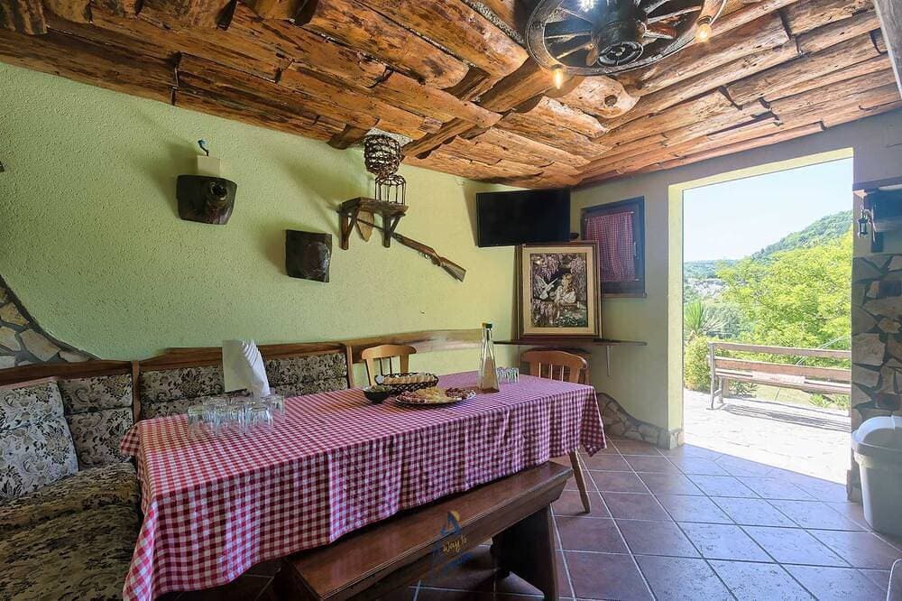 Foto 13 von 30: Gemütliche Villa mit Pool, umgeben von Natur