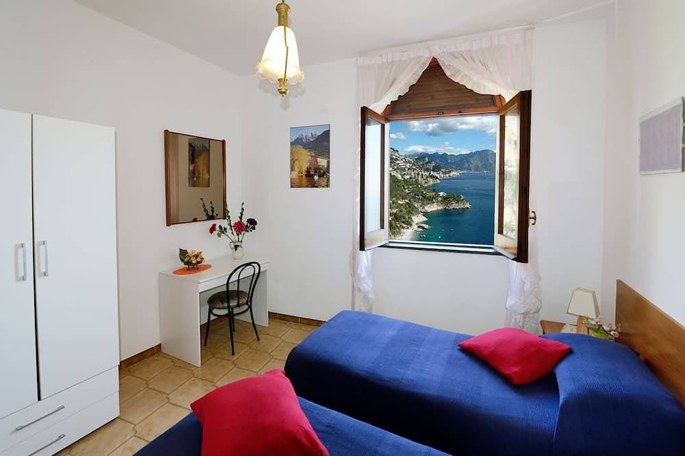 Foto 5 von 30: Villa mit herrlichem Blick auf das Meer und die Küste von Amalfi.Parkplatz