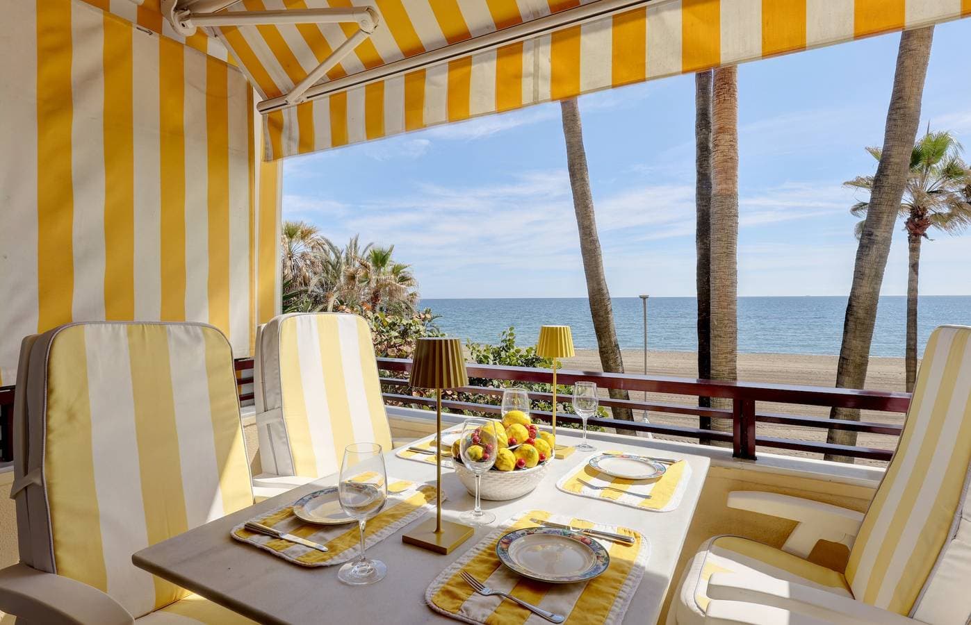 Foto 9 von 28: "Ferienwohnung- Auto inklusive" Am Strand mit Meerblick, Pool, WLAN, Klimaanlage & Balkon