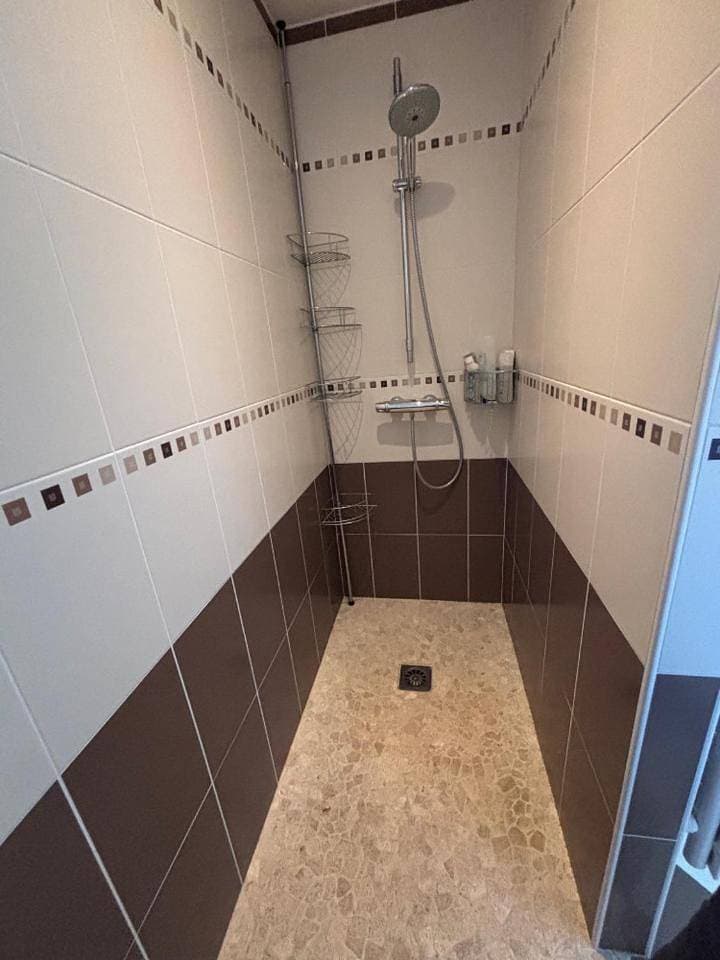Foto 7 von 7: Double Room with Shared Bathroom