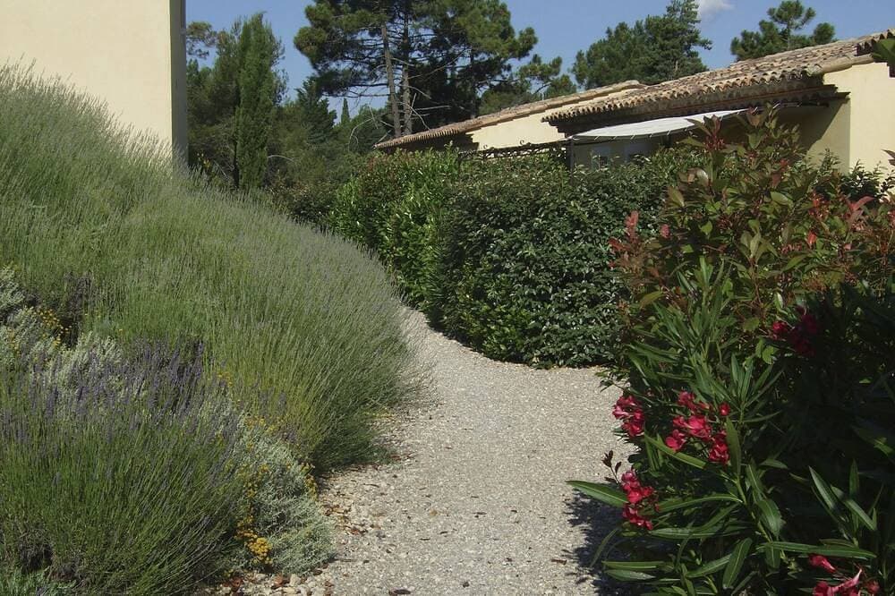 Foto 5 von 30: Montauroux 30mn von Cannes Wohnung Anlage Terrasse Garten Privater Pool