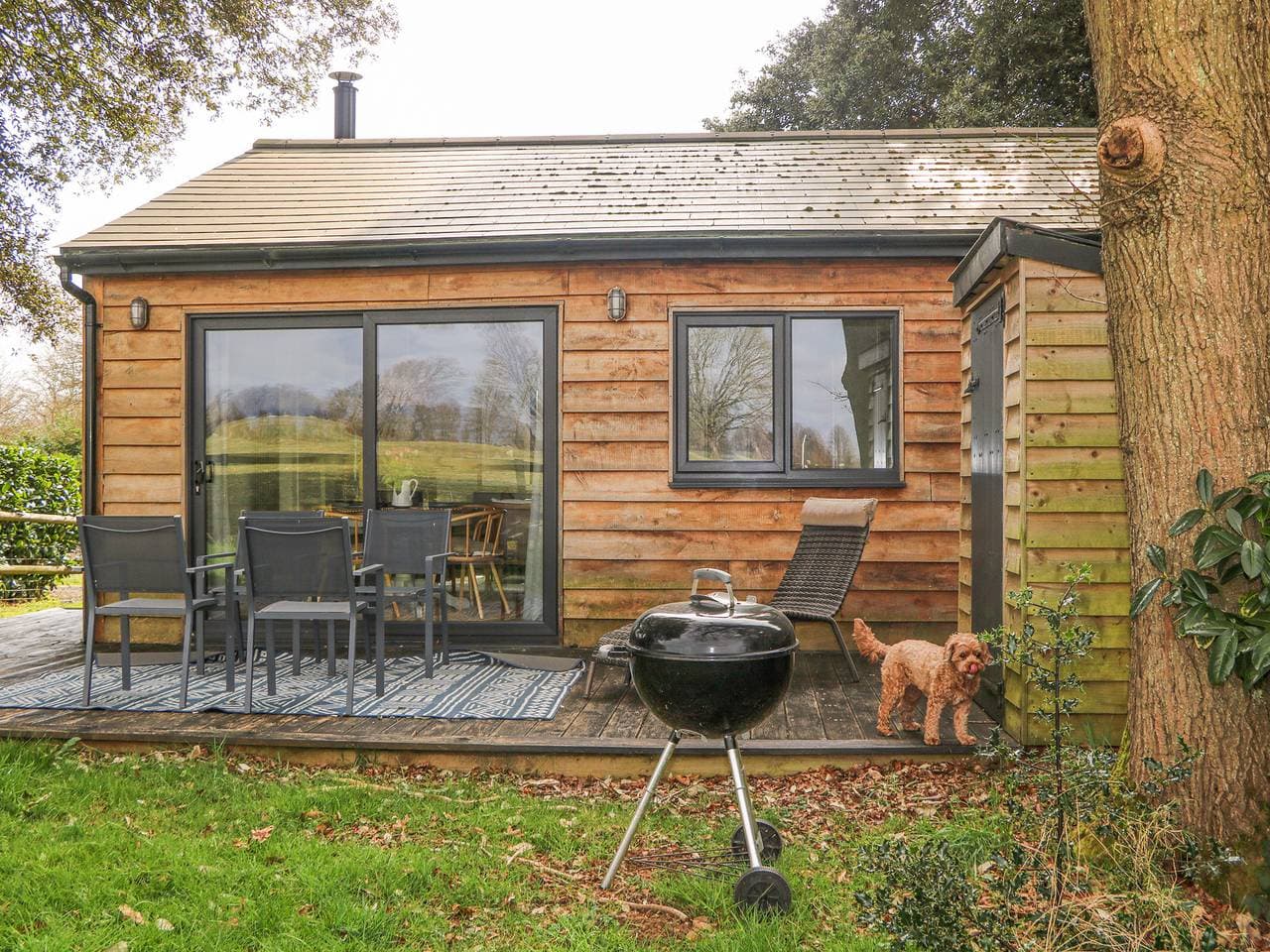 Foto 3 von 28: Lodge für 4 Personen mit Garten