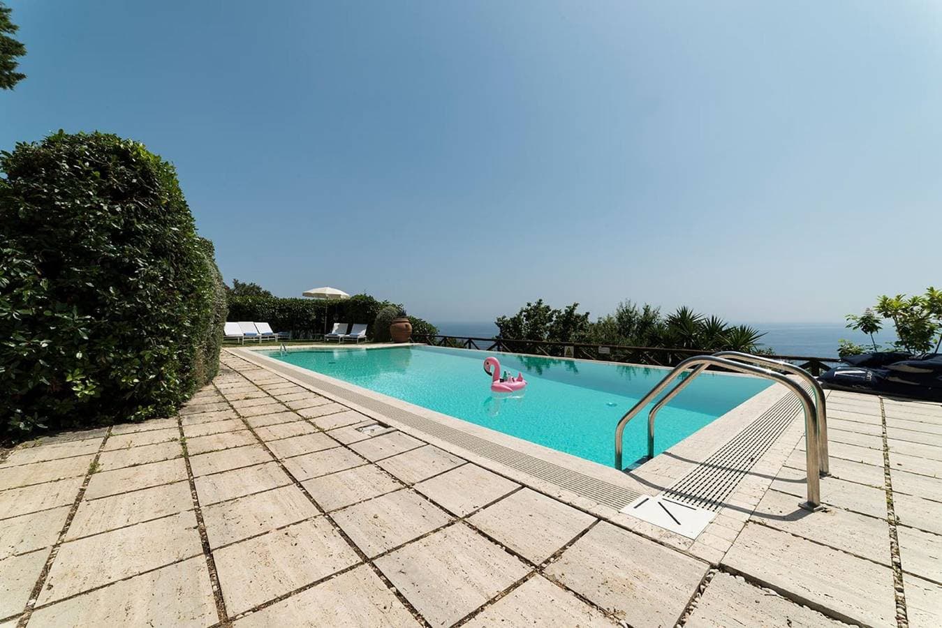 Foto 3 von 42: Luxuriöse Villa mit Pool und Terrasse, 1,5 km zum Strand