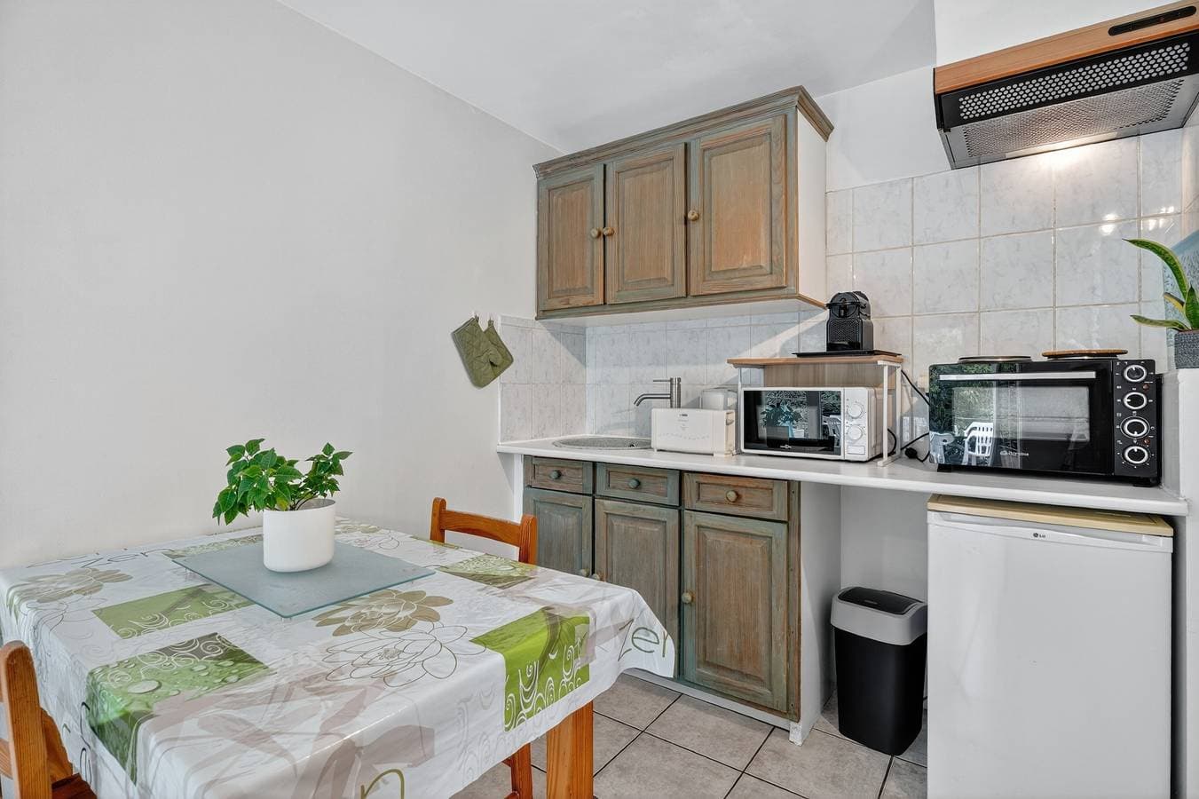 Foto 10 von 20: Var Hyères Studio am Meer mit Gemeinschaftsgarten, Balkon und Klimaanlage