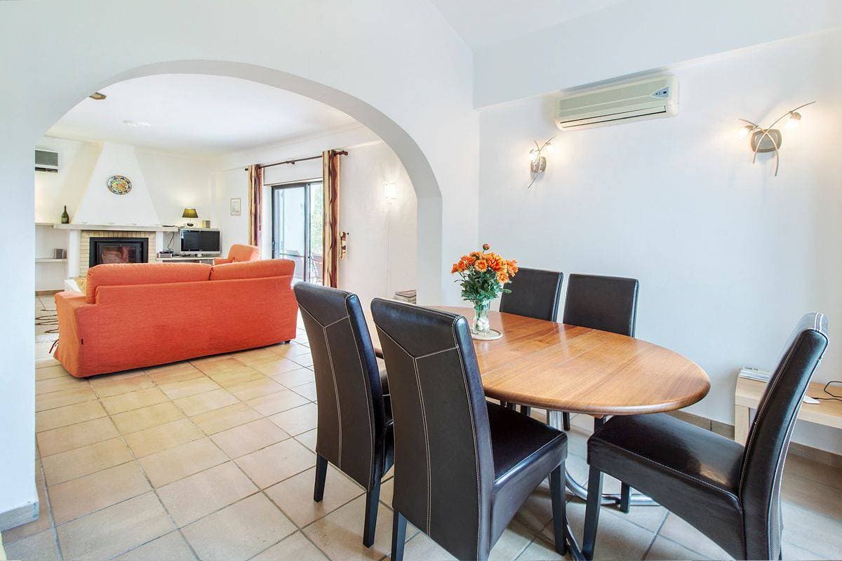 Foto 11 von 25: Villa für 4 Personen mit Garten
