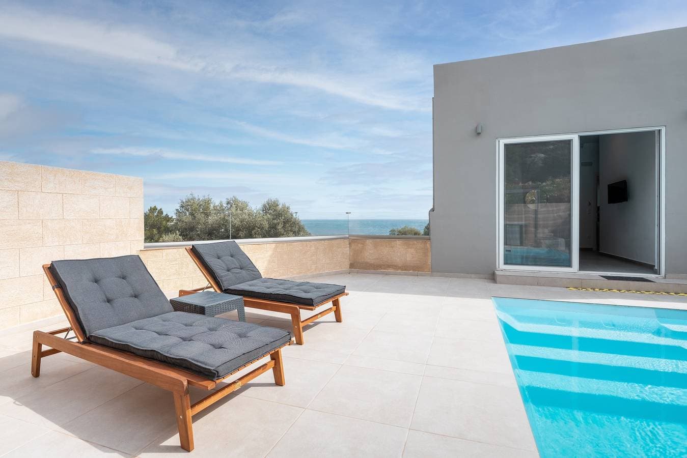 Foto 11 von 23: Ferienwohnung 'Tesoro Del Mare mit Privat Pool 1' mit Bergblick, WLAN und Klimaanlage