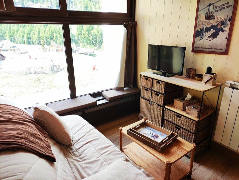 Foto 4 von 10: Renovated mezzanine studio in the heart of the Front de Neige