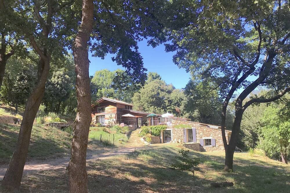 Foto 10 von 28: \"Villa Casabel, spacious and quiet with swimming pool