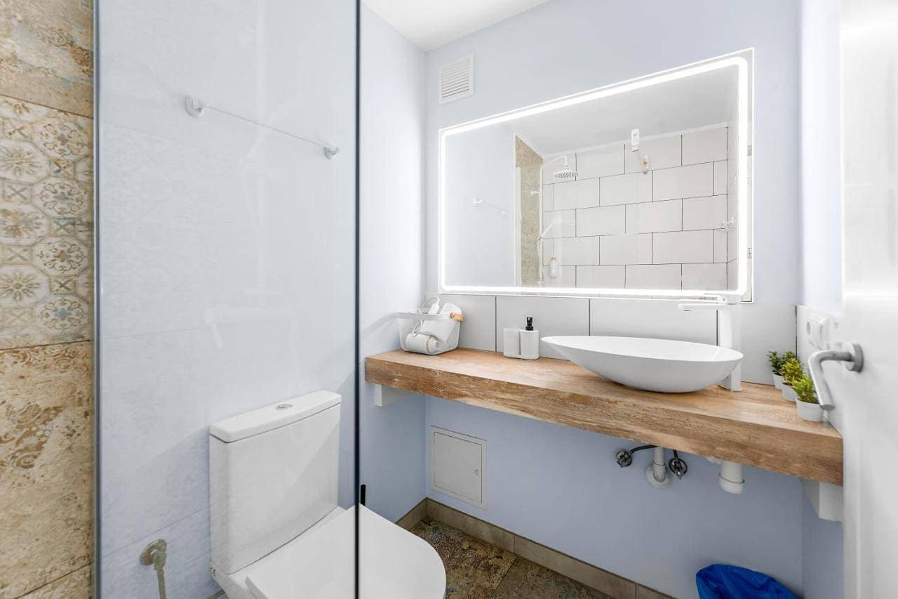 Foto 4 von 12: Double or Twin Room with Side Sea View
