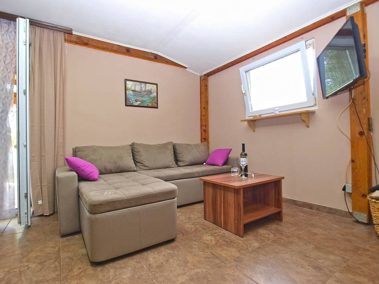 Foto 8 von 20: Ferienhaus für 6 Personen mit Terrasse