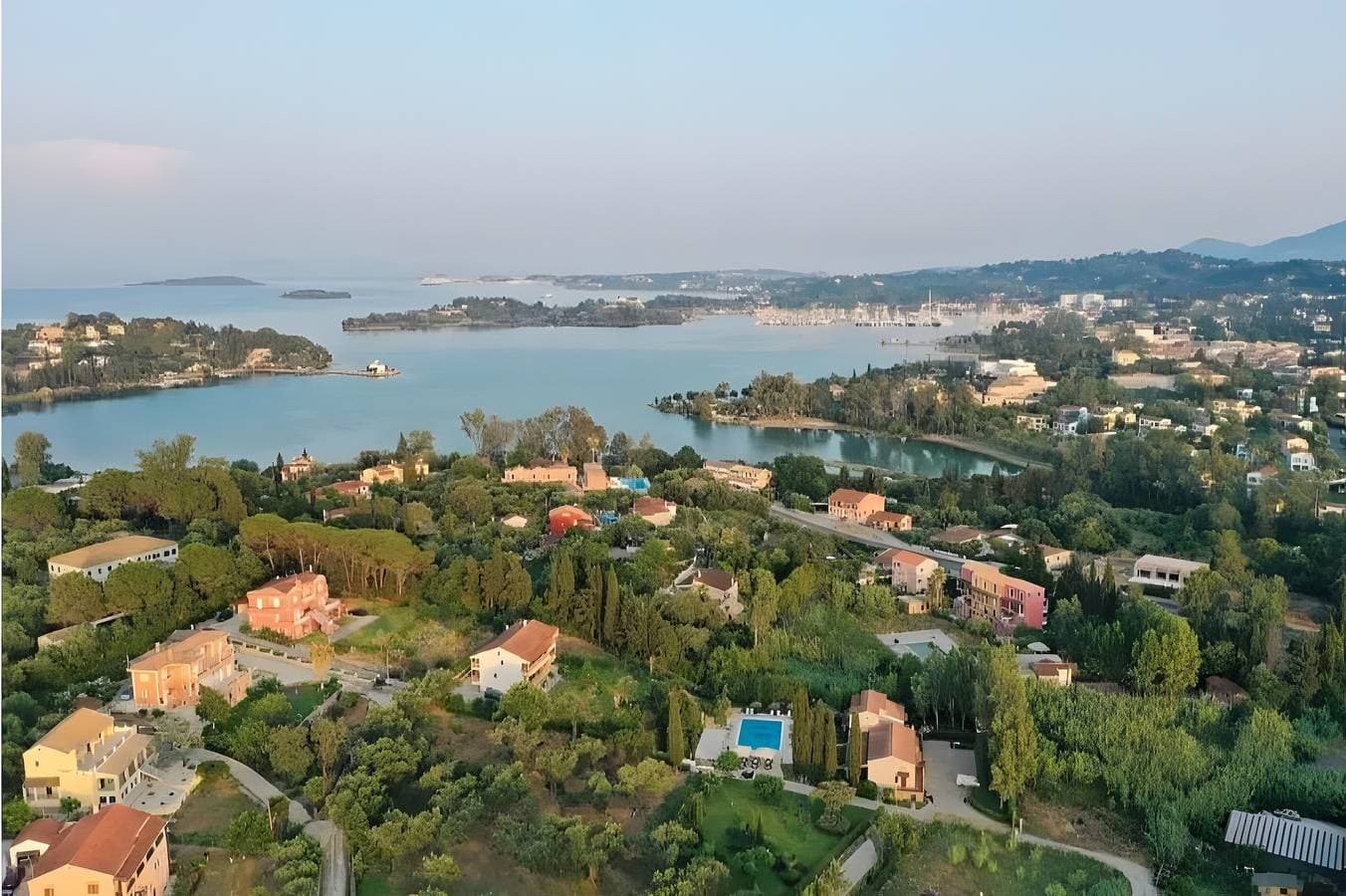 Foto 9 von 20: Apartment 'Corfu Club Maisonette 3' mit Gemeinschaftspool, WLAN und Klimaanlage