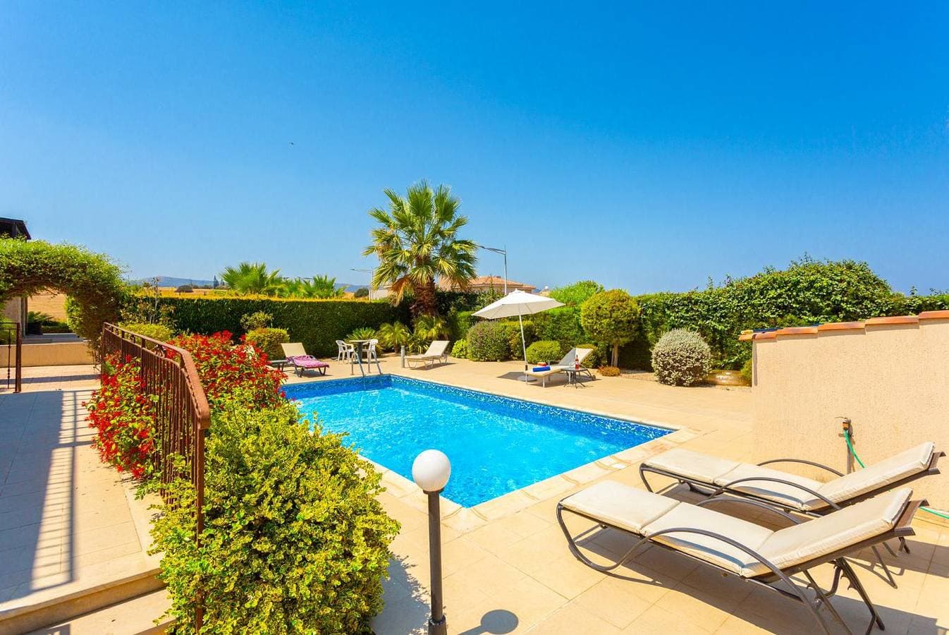 Foto 7 von 38: Villa für 6 Personen mit Terrasse