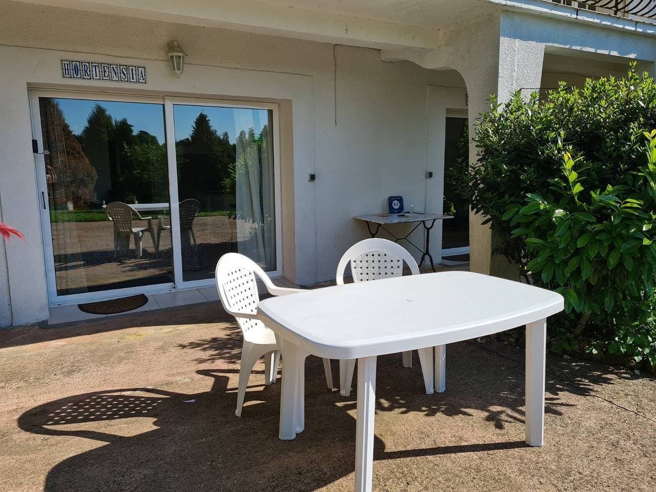 Foto 2 von 24: Studio „Les Iris – Hortensia“ mit Terrasse, Gemeinschaftsgarten und WLAN