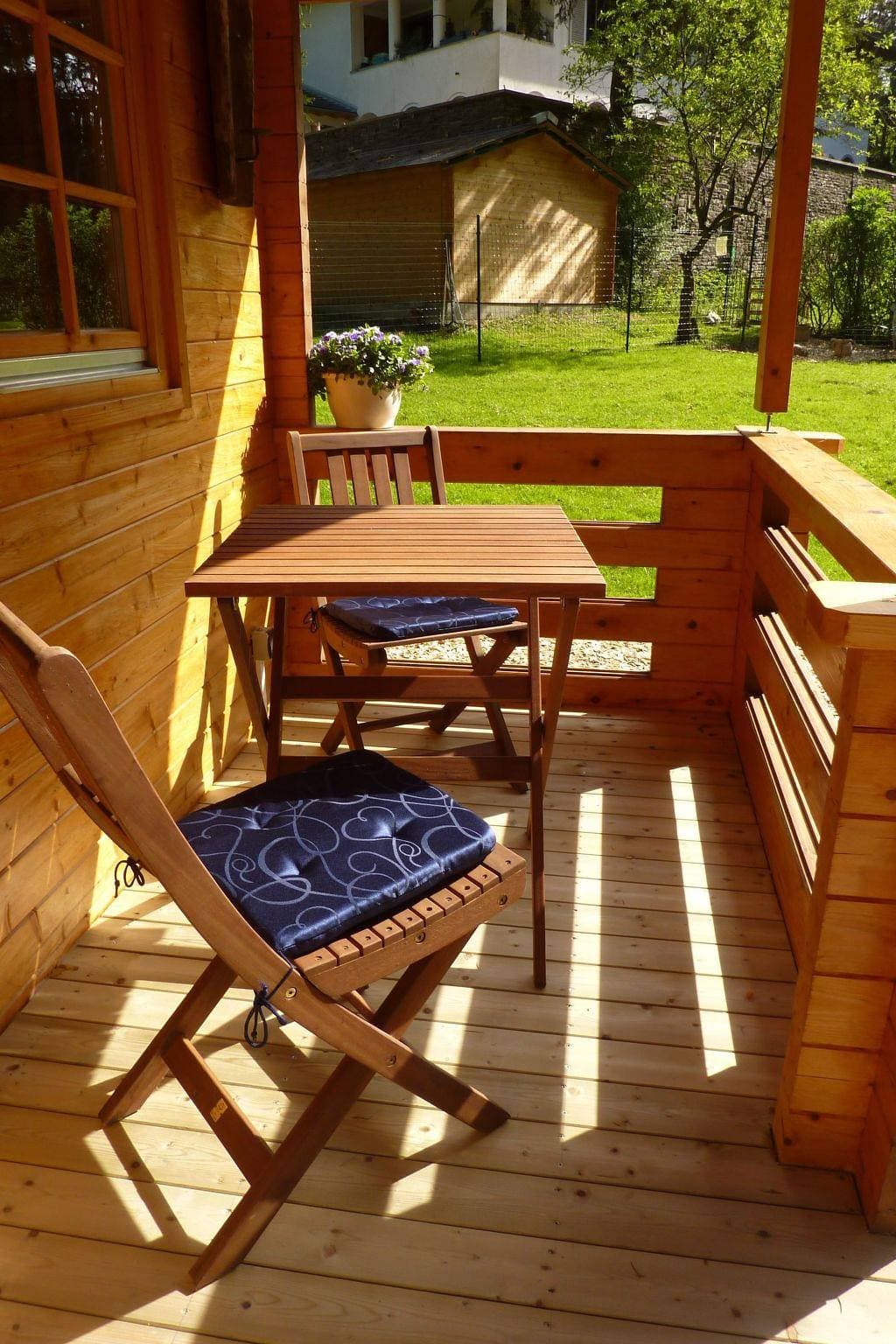 Foto 6 von 19: Holz-Blockhaus für vier Personen mit Terrasse