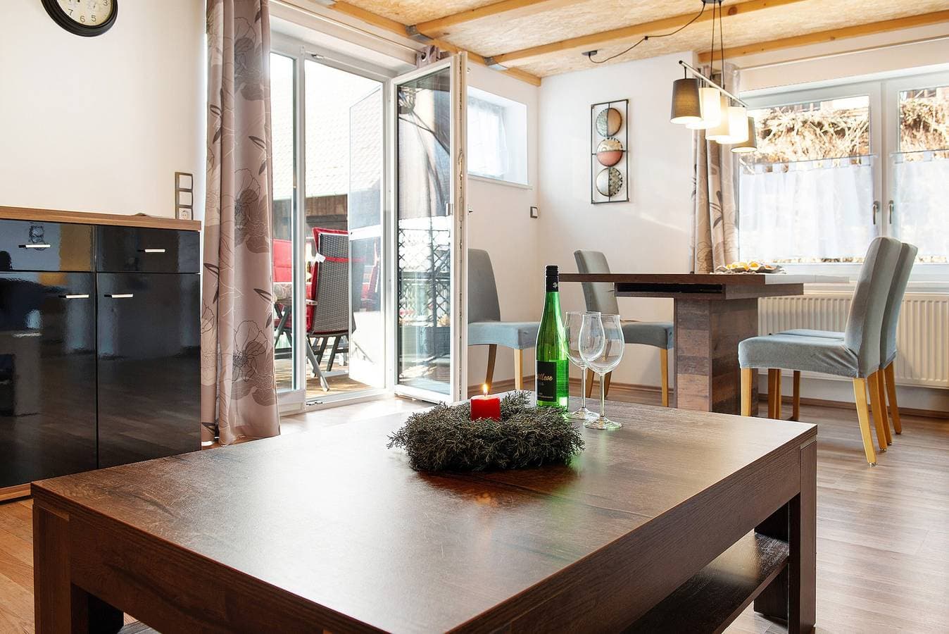 Foto 3 von 21: Ferienwohnung 'Schönfeld' mit Privatterrasse und WLAN