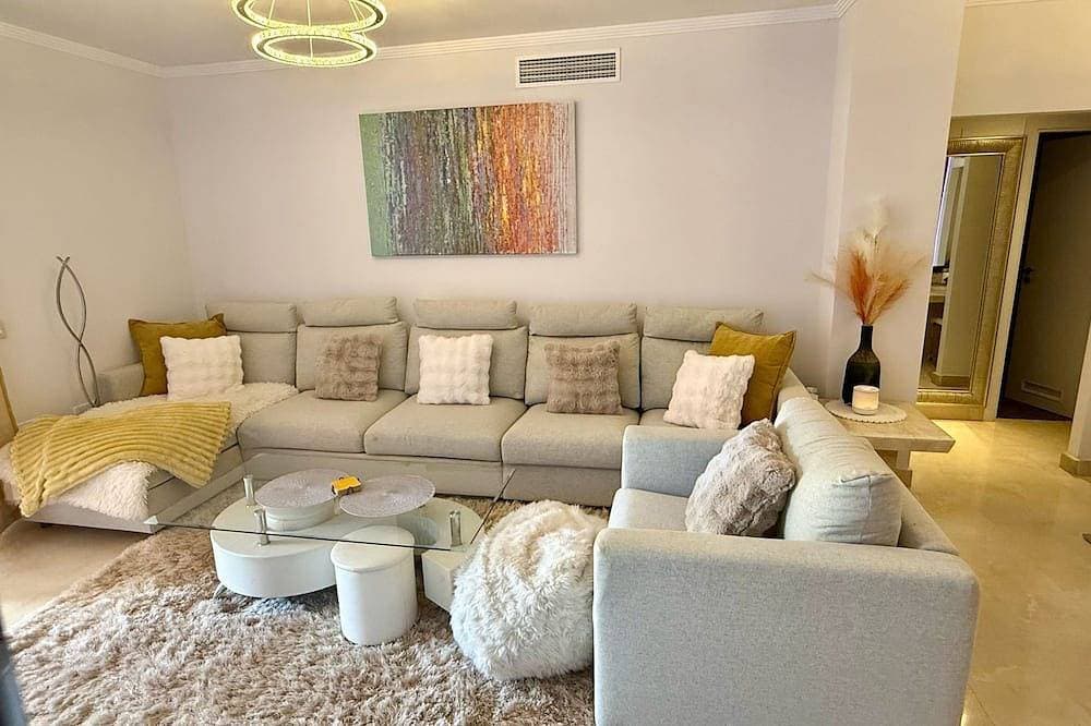 Foto 8 von 30: Casares Beach Doña Julia Golf Apartment With Private Garden Direct Pool Access