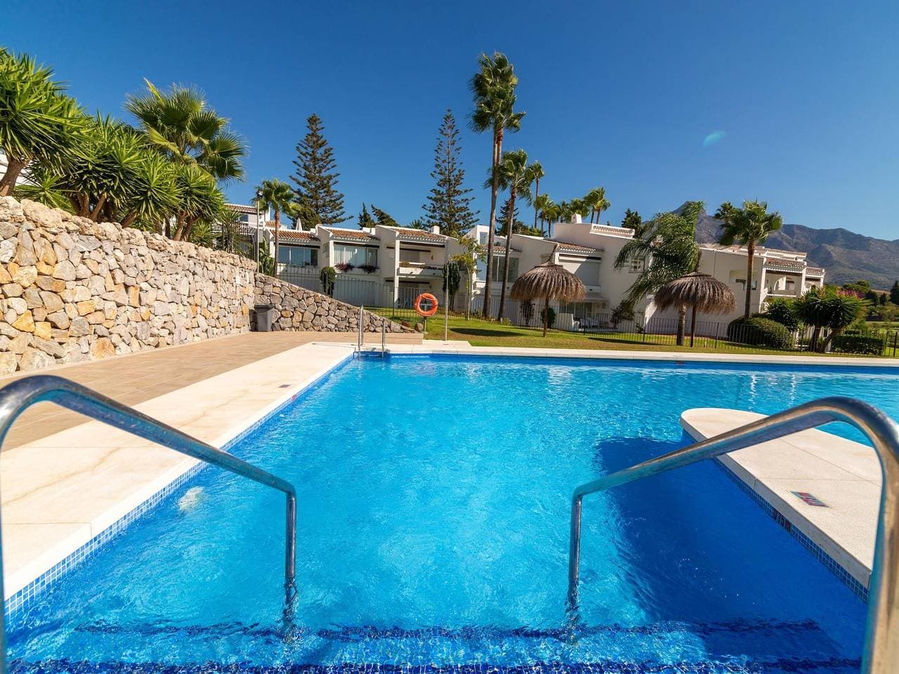 Foto 5 von 47: Duplex in Nueva Andalucia, Golfers Paradise