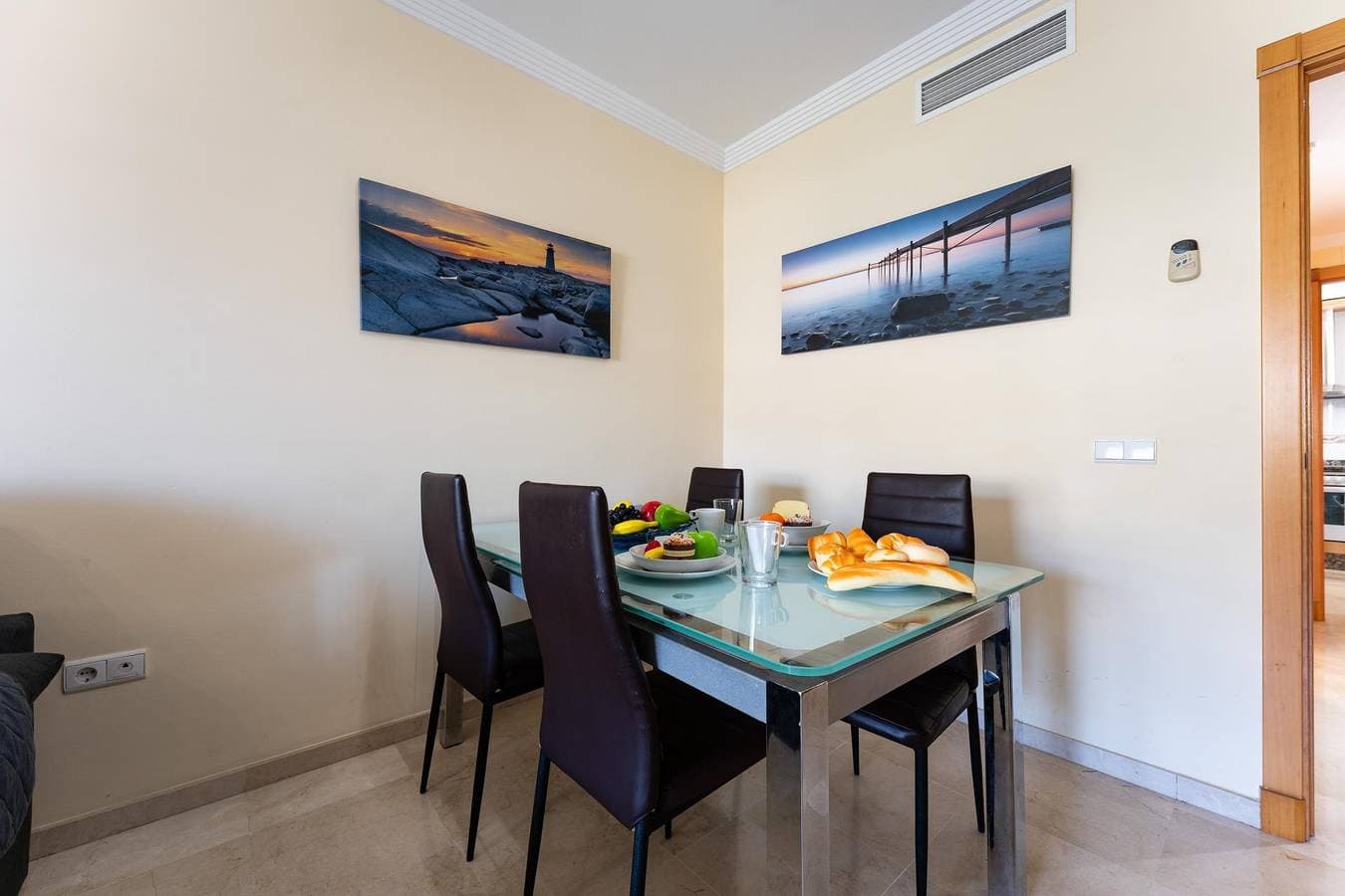 Foto 8 von 23: Ferienwohnung für 4 Personen mit Seeblick
