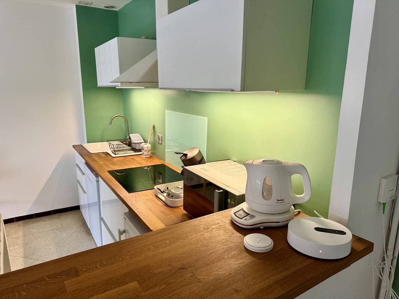 Foto 9 von 16: Klimatisierte 2-Zimmer-Wohnung nahe Stadtzentrum mit WLAN, Balkon & Parkplatz