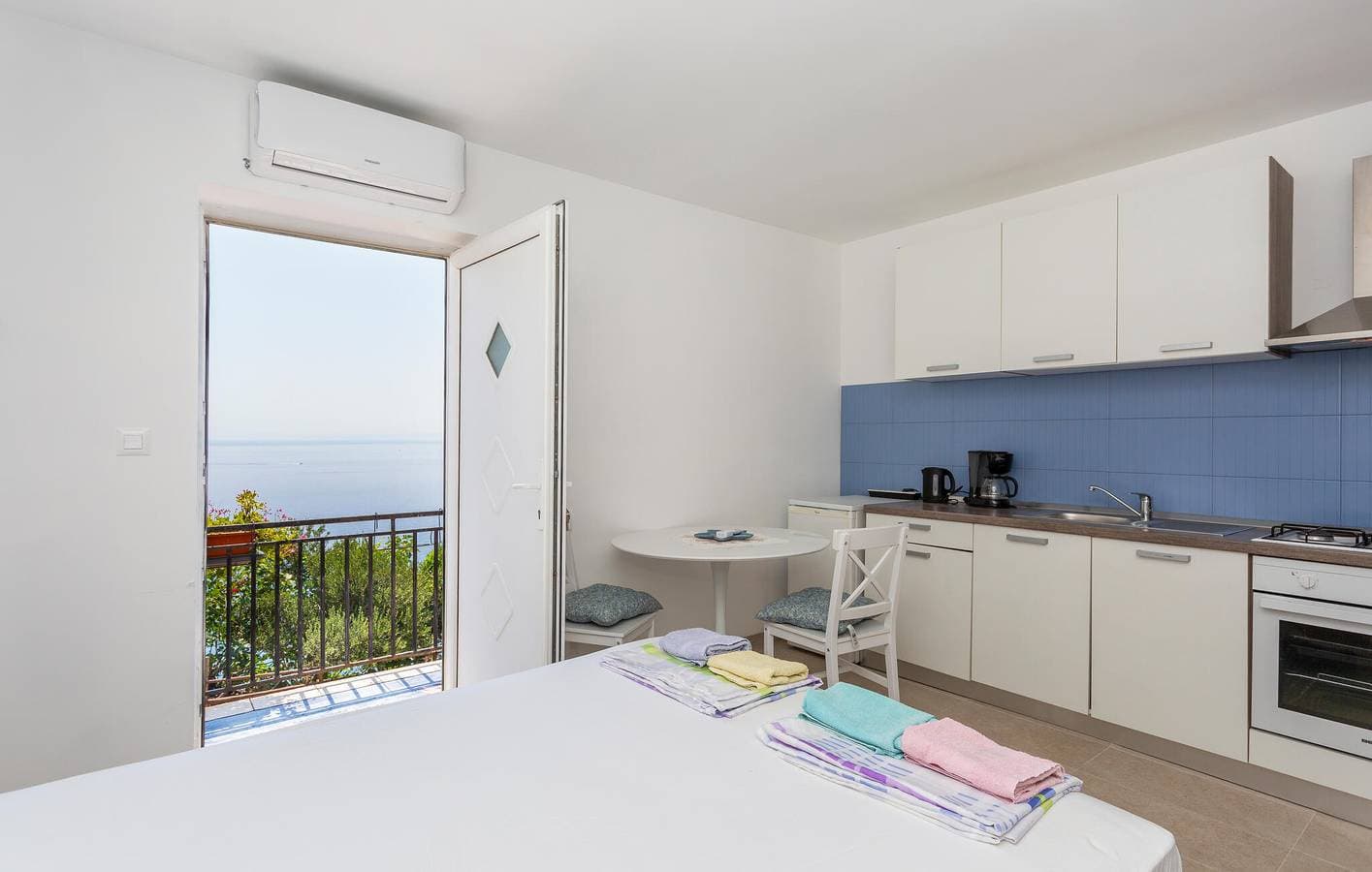 Foto 5 von 21: Apartment mit Meerblick, Terrasse, WLAN und Parkplatz in Strandnähe