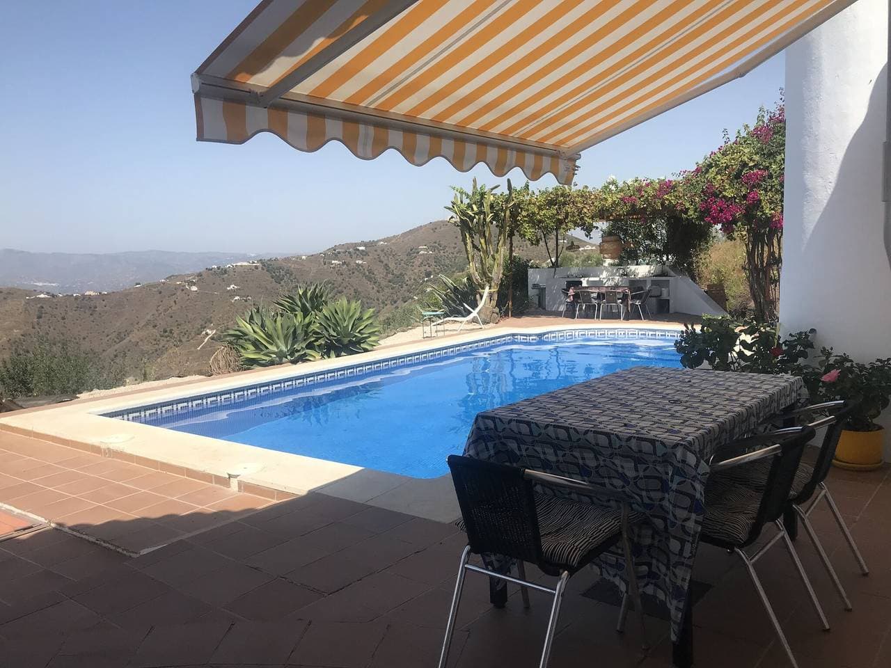 Foto 8 von 40: Villa in Arenas mit Meerblick