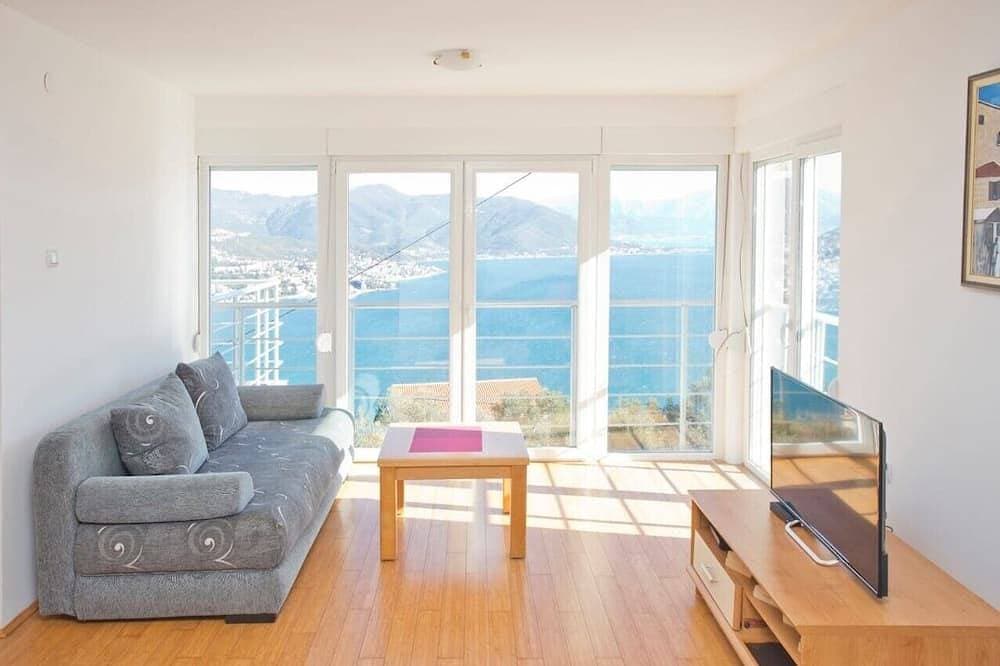 Spacious luxury villa with heated private pool & spectacular views of Boka bay 1