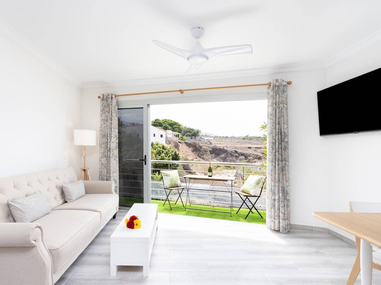 Foto 9 von 25: Stunning Beachfront Getaway, Your Perfect Retreat