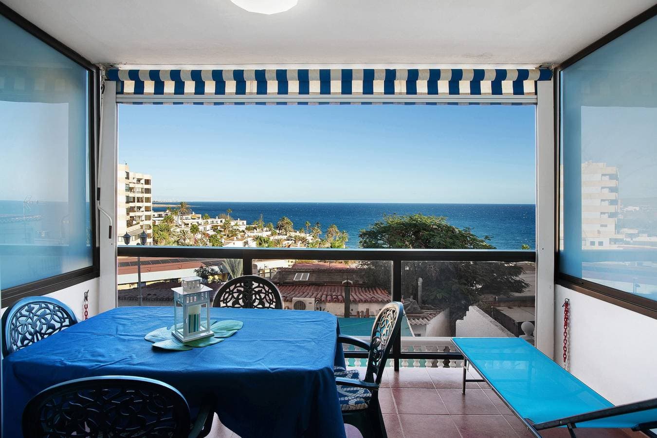 Foto 5 von 23: Apartamento Sol Del Sur mit Meerblick, Pool, WLAN und Garten