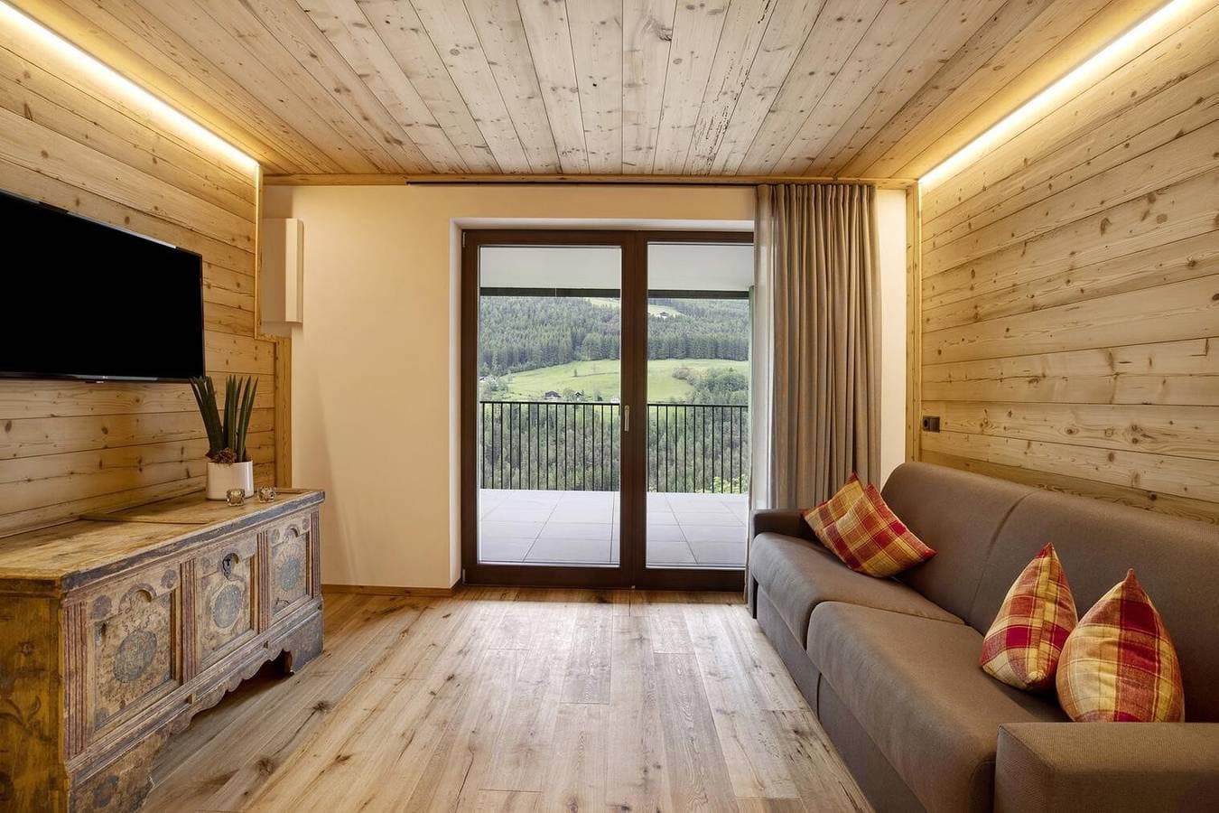Foto 2 von 19: Ferienwohnung "Archehof Hochzirm Lodge Anna" mit Bergblick & Sauna