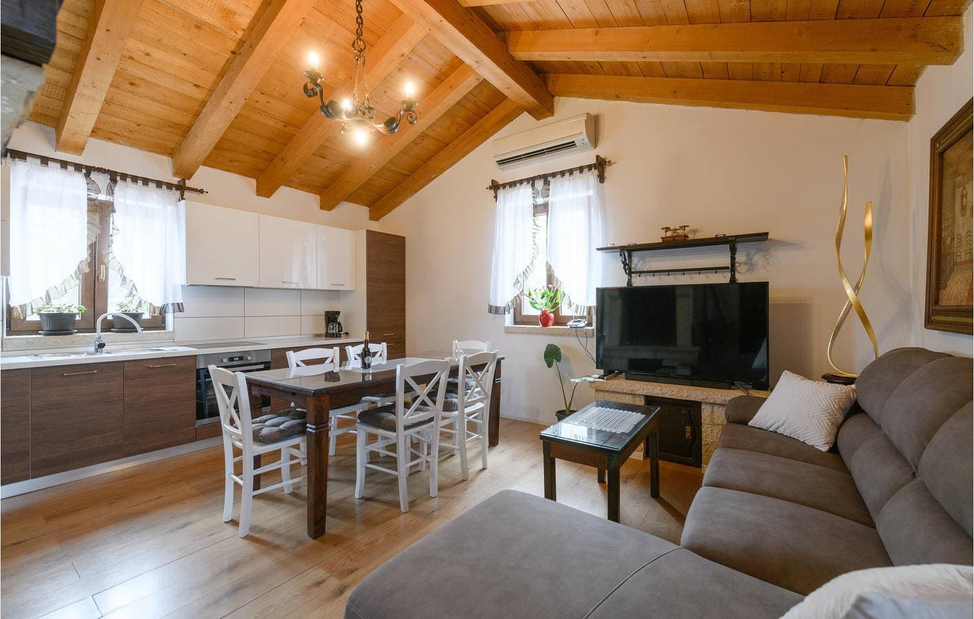 Foto 6 von 26: Gemütliche Ferienwohnung mit Pool, WLAN und Parkplatz in der Nähe des Stadtzentrums von Rajki