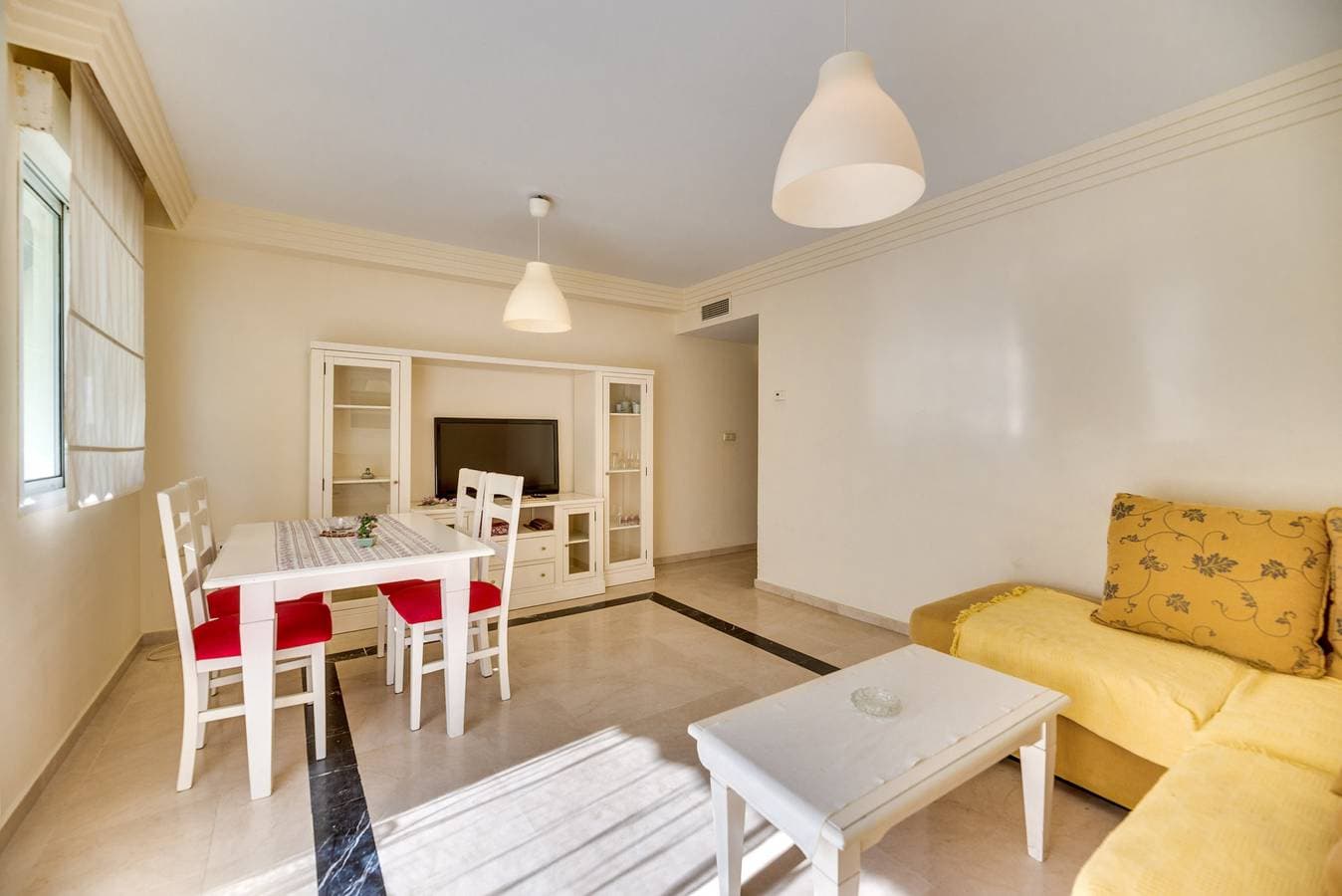Foto 3 von 24: Ferienwohnung "Banana" mit Meerblick, Gemeinschaftspool und Klimaanlage