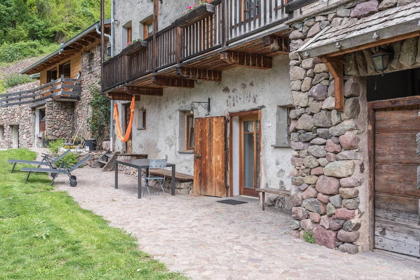 Foto 4 von 24: Ferienwohnung Maso La Marianna mit Bergblick, WLAN & Garten