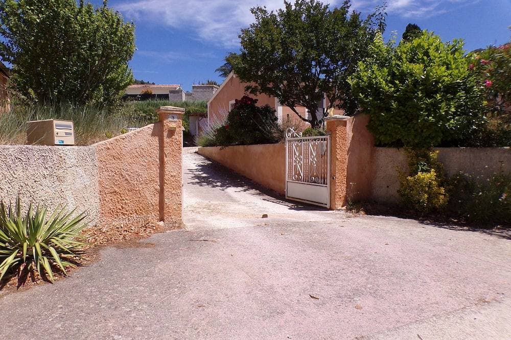 Foto 7 von 14: \"Le Brin De Lavande \" Small two-piece in Provencal drome
