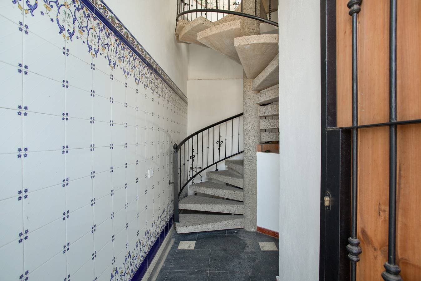 Foto 3 von 27: Ferienhaus 'Apartamento Fani N1' mit privater Terrasse, WLAN und Klimaanlage