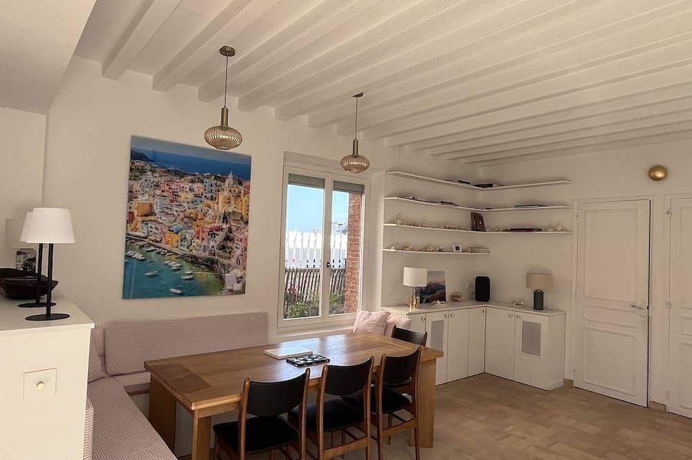 Foto 13 von 30: Villa Léonie, Der Strand direkt vor der Tür, der Garten ganz für Sie allein