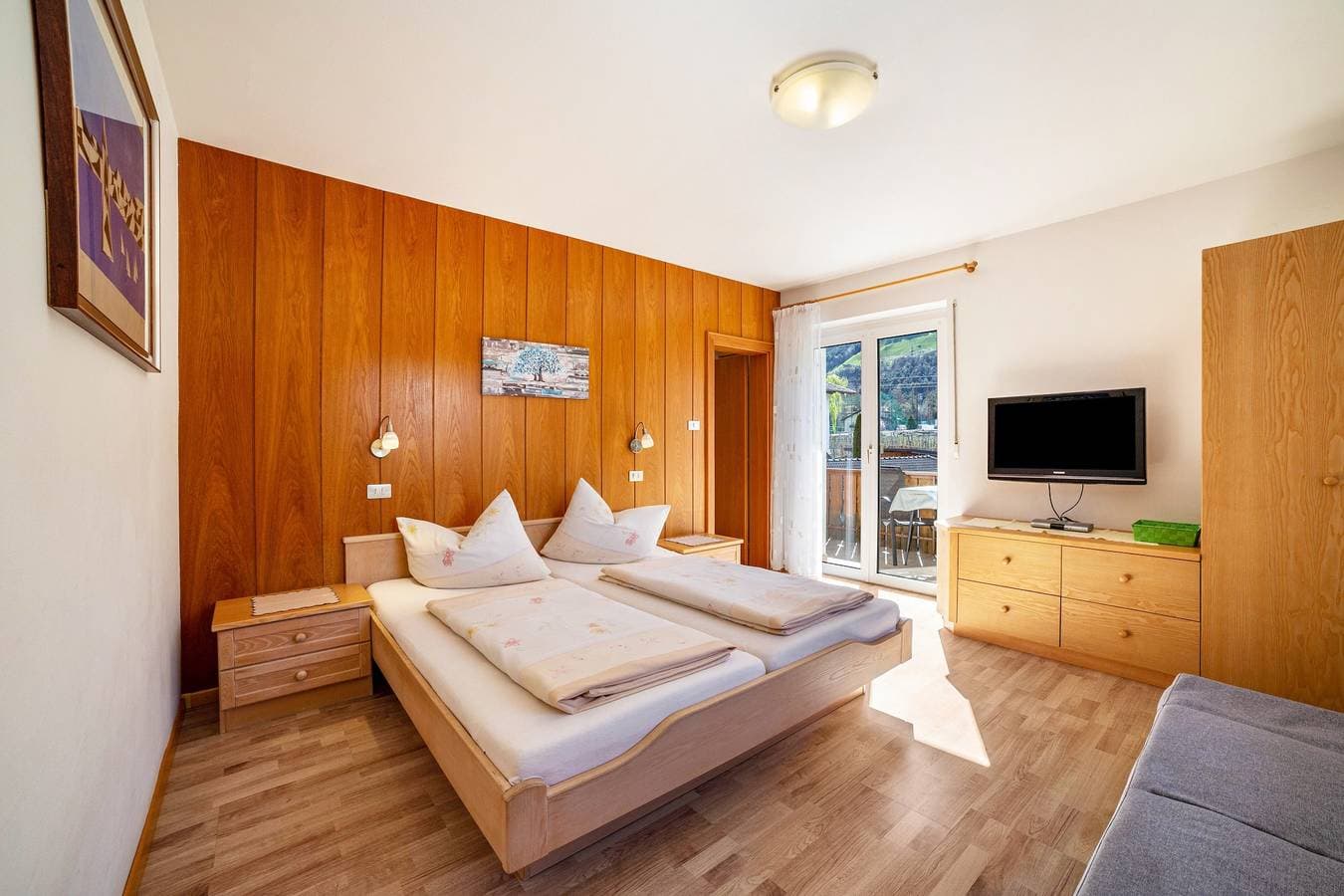 Foto 4 von 14: Ferienwohnung 'Typ B Haus Pöder' mit Bergblick, Gemeinschaftsgarten und WLAN