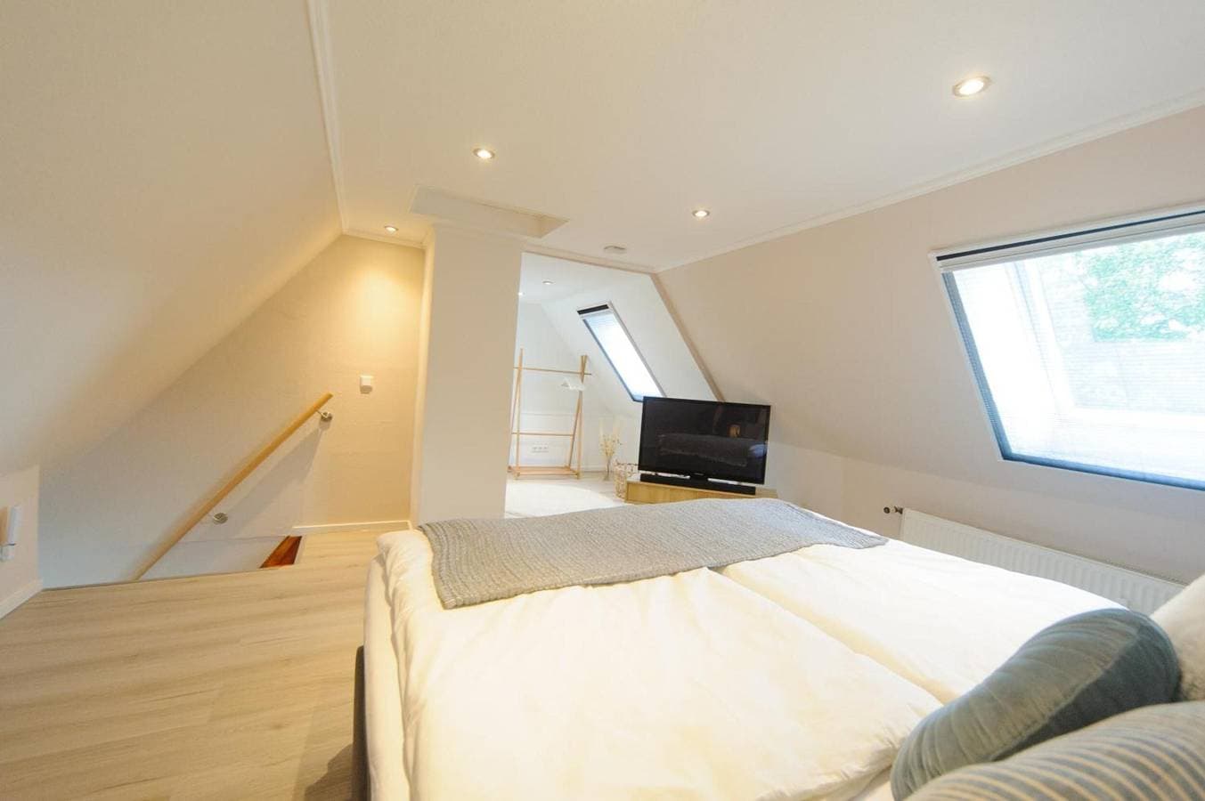 Foto 5 von 37: Ferienwohnung Schlafgemach/Boxspringbett & Wallbox