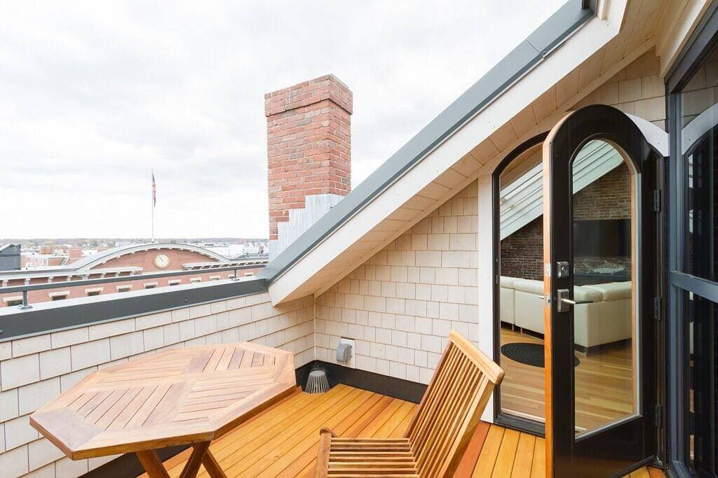 Penthouse-Suite „Margaret“: Atemberaubende Aussicht auf die Bucht von Casco, direkt im alten Hafen 1