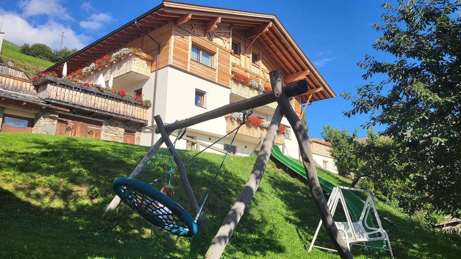 Foto 10 von 37: Apartment 'Waldes Duft - Patleidhof' mit Bergblick und privater Sauna am Balkon
