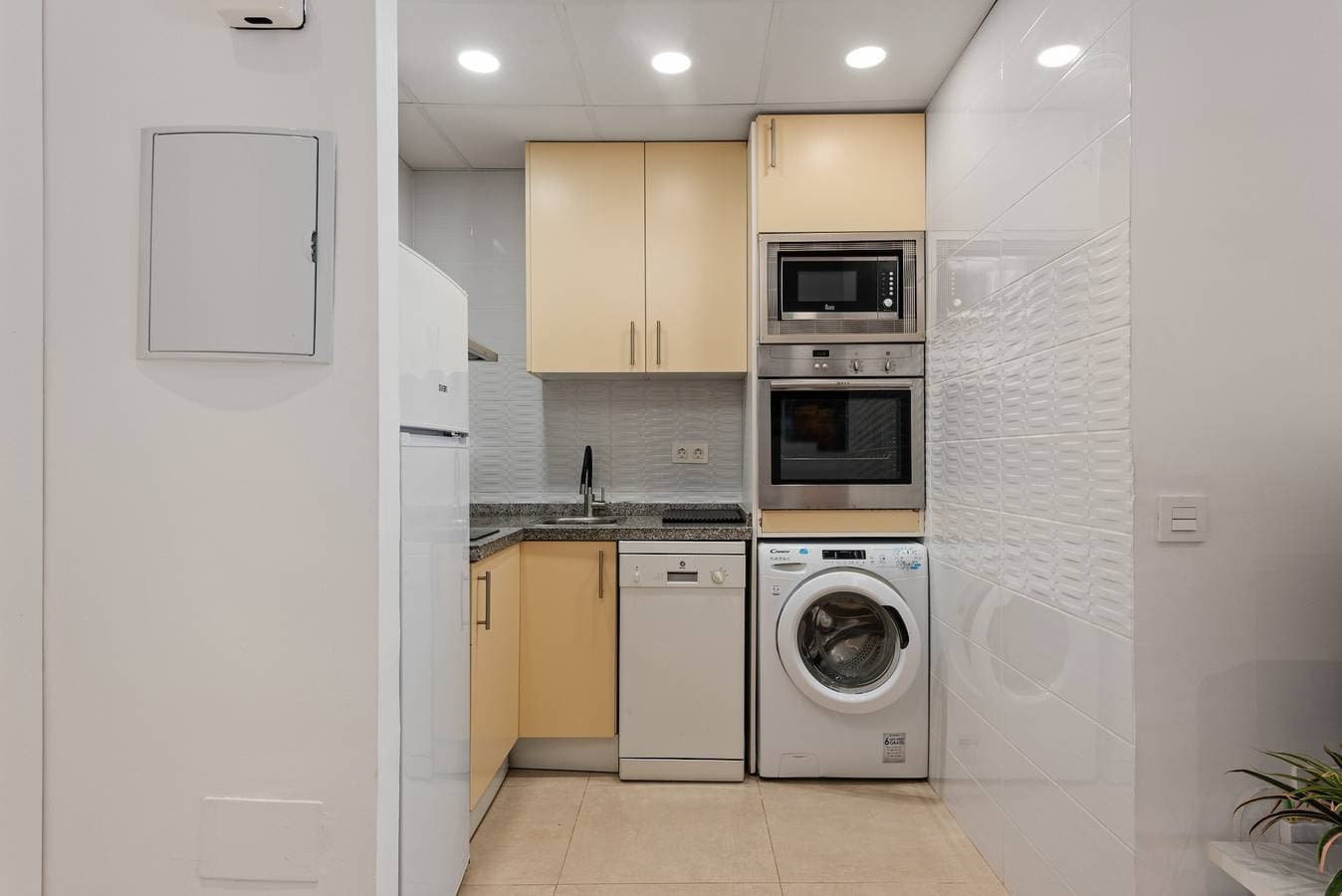 Foto 6 von 25: Einzimmerwohnung 'Romana Playa 203' mit Pool, privater Terrasse und WLAN