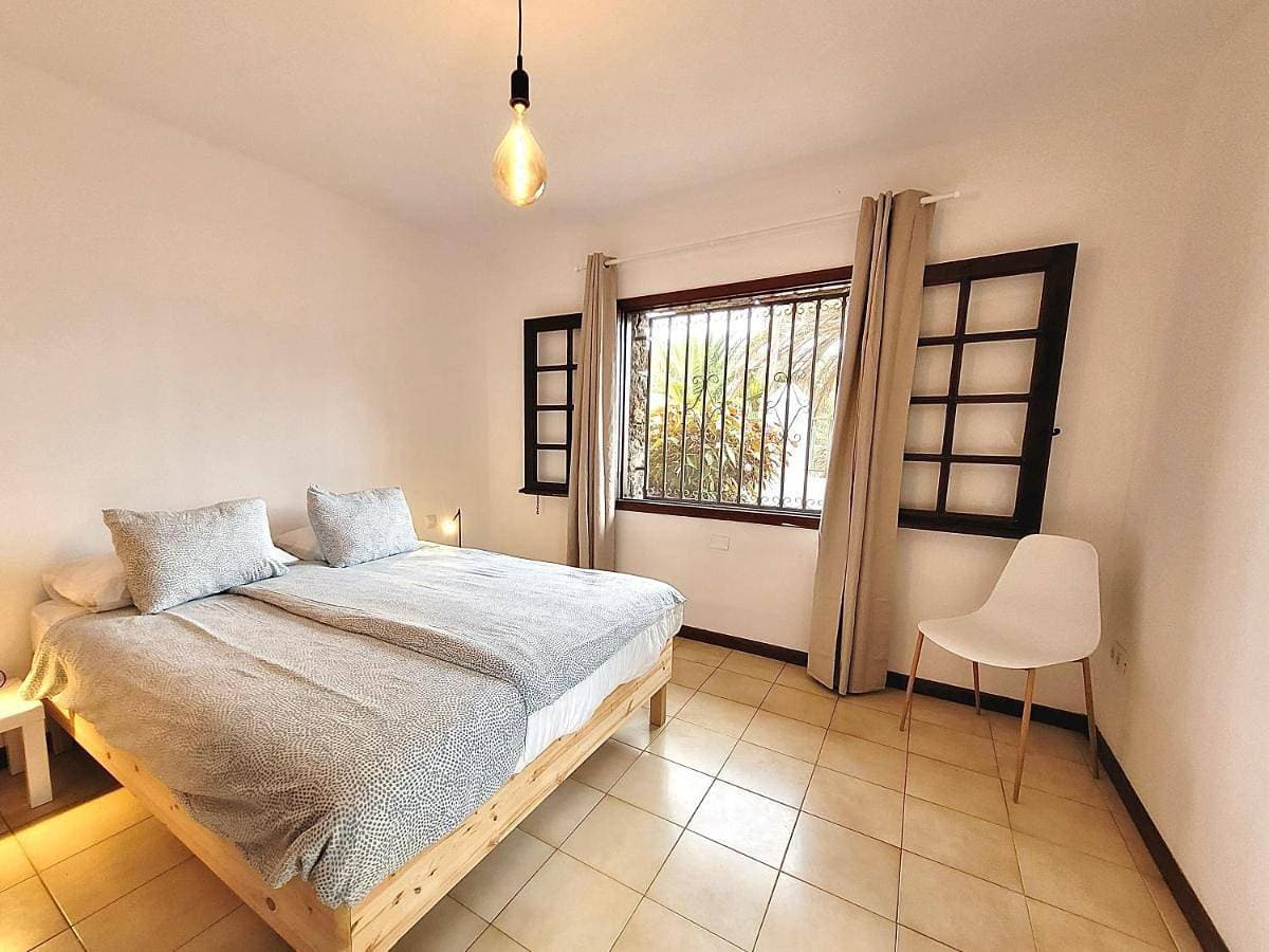 Foto 3 von 43: Two-Bedroom Apartment with Terrace