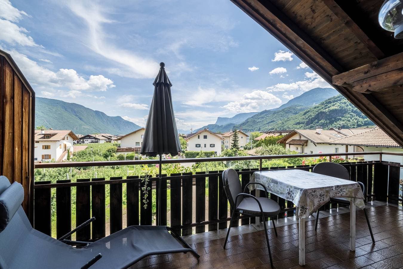 Foto 10 von 16: Ferienwohnung "Gantkofel Leilichhof" mit Bergblick, WLAN, Balkon & Garten