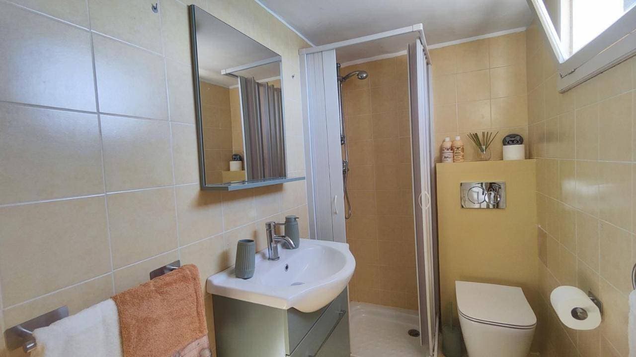 Foto 5 von 49: One-Bedroom Apartment