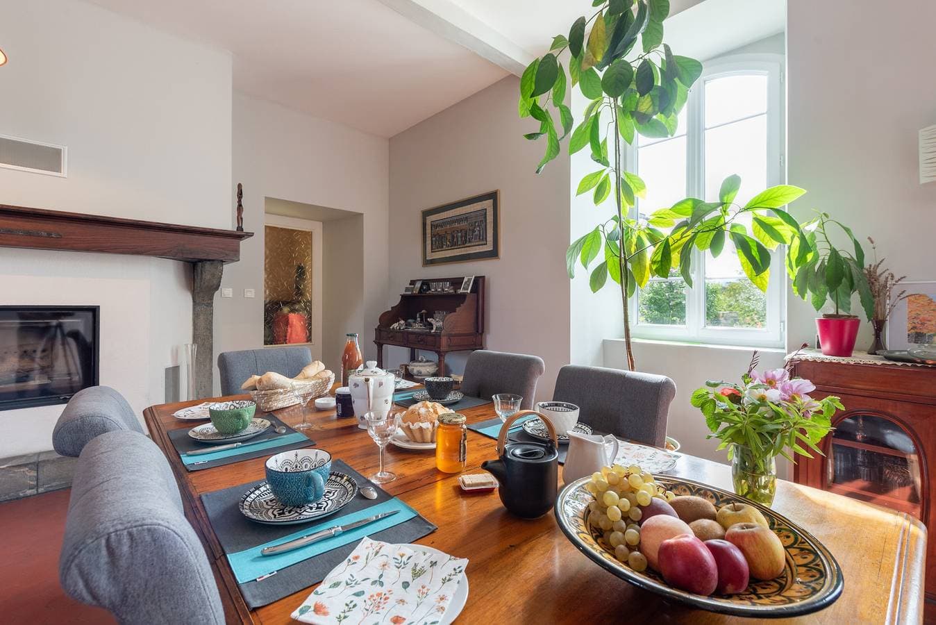 Foto 3 von 26: Gästezimmer 'Chambre Marie-Jo' mit Bergblick, gemeinsamer Terrasse und WLAN