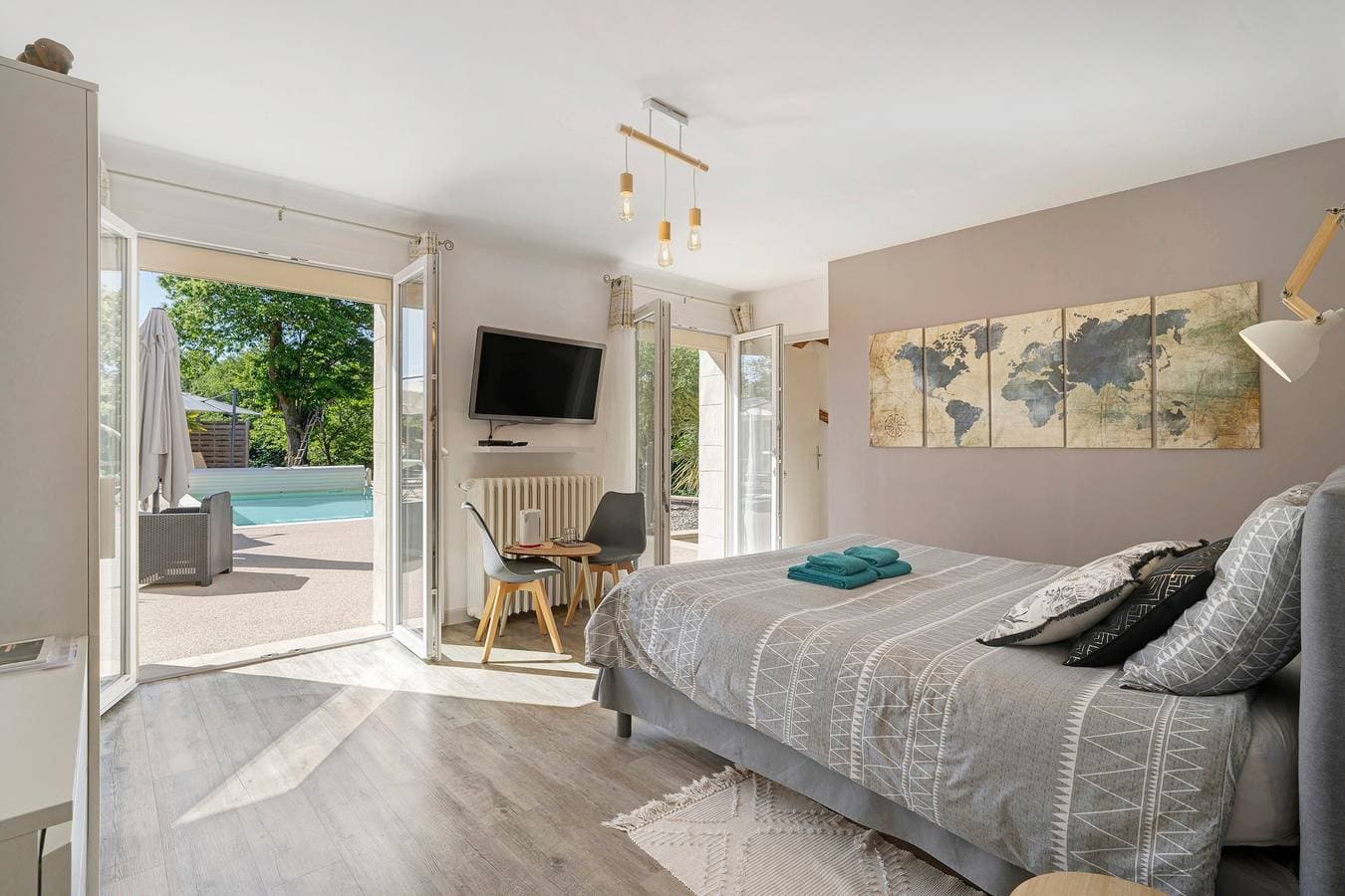 Foto 2 von 34: Zimmer Coucou – Anwesen mit Pool