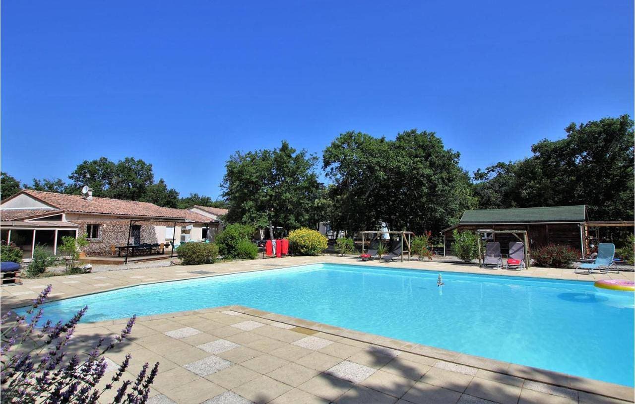 Foto 10 von 36: Six-Bedroom Holiday Home