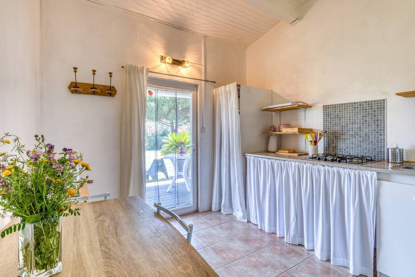 Foto 12 von 25: 'Mas des Cypres - Mazet 9' mit privater Terrasse, Gemeinschaftsgarten und WLAN
