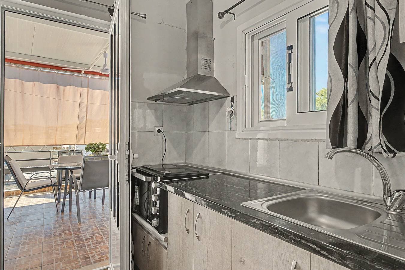 Foto 6 von 27: Ferienwohnung 'Domenica Apartment' mit Bergblick, WLAN und Klimaanlage