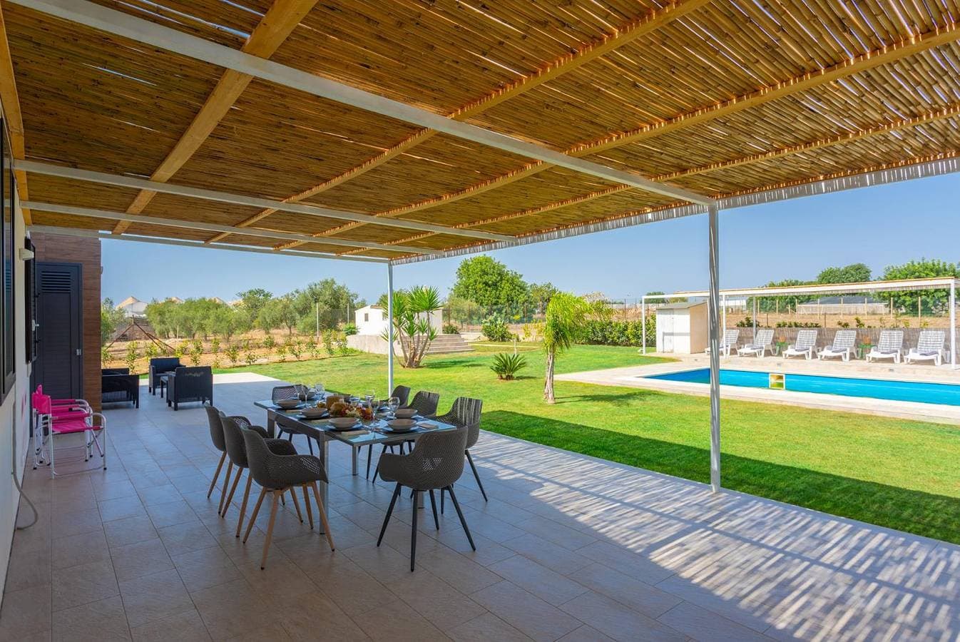 Foto 11 von 43: Villa für 8 Personen mit Garten